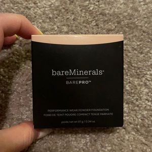 bareMinerals Performance wear powder Foundation